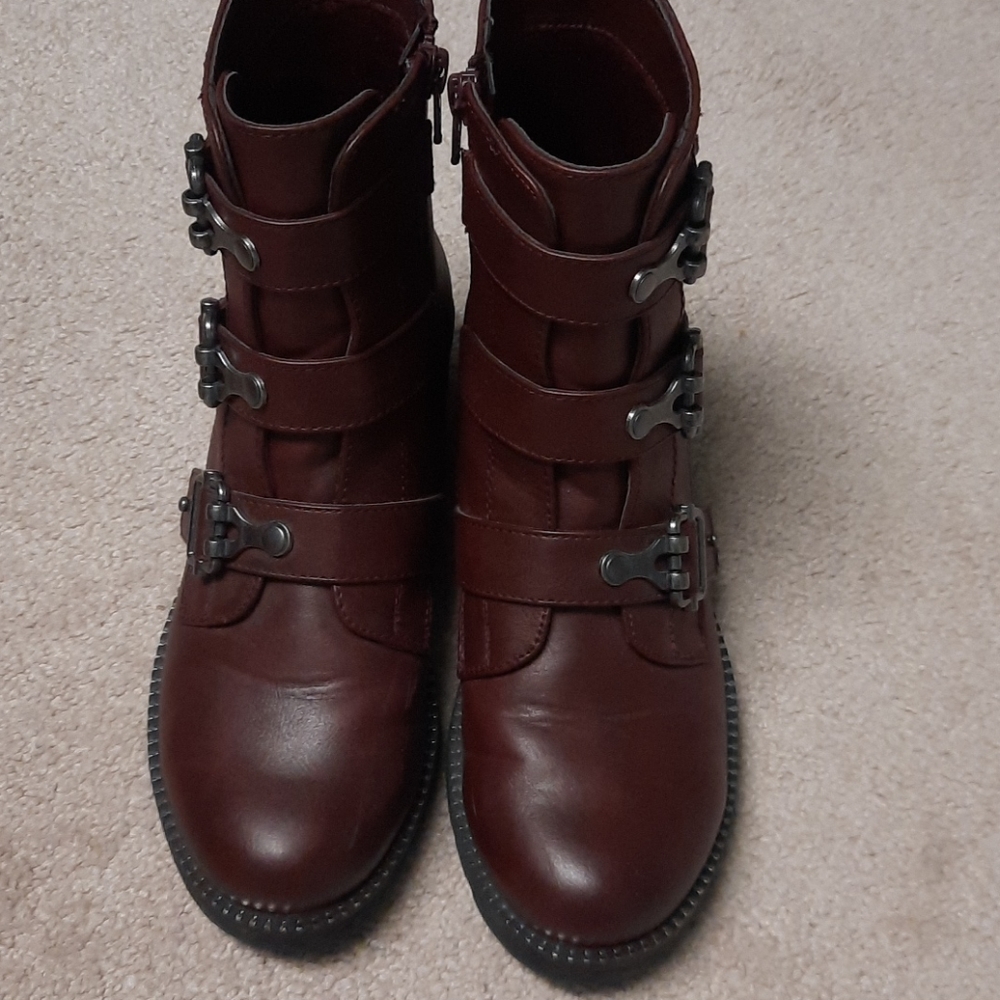 Boots - Picture 4 of 4